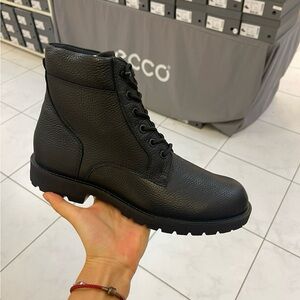 Ecco mens boots,leather,brand new